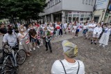 "Dość przemocy! Dość represji! Wolna Białoruś!" - poznaniacy protestowali w centrum miasta przeciwko przemocy na Białorusi