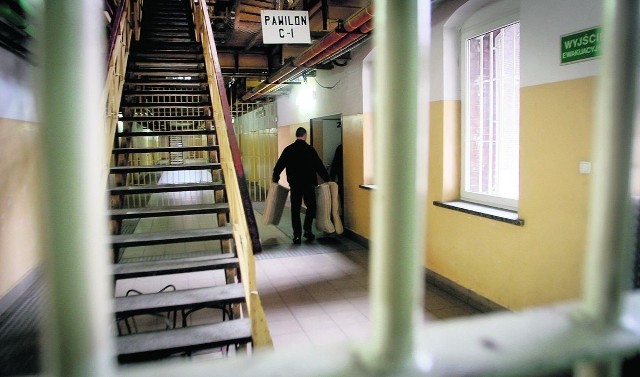 Prokuratura Okręgowa w Słupsku zakończyła śledztwo w sprawie zabójstwa w więzieniu w Czarnem.