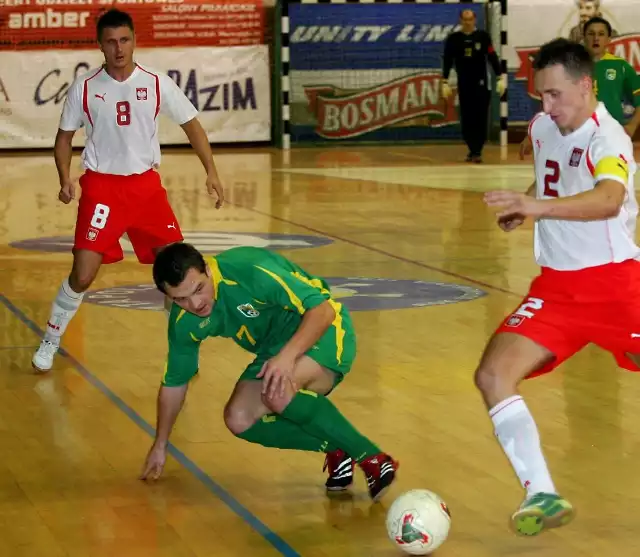 Łukasz Żebrowski (z prawej) to jedyny zawodnik z naszego regionu regularnie występujący w reprezentacji Polski.