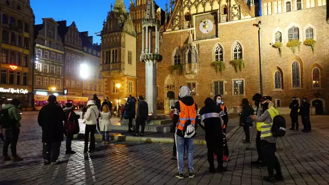 Wrocławski Rynek, "Zapal znicz dla ofiar Gulbinowicza”" 8.11.2020