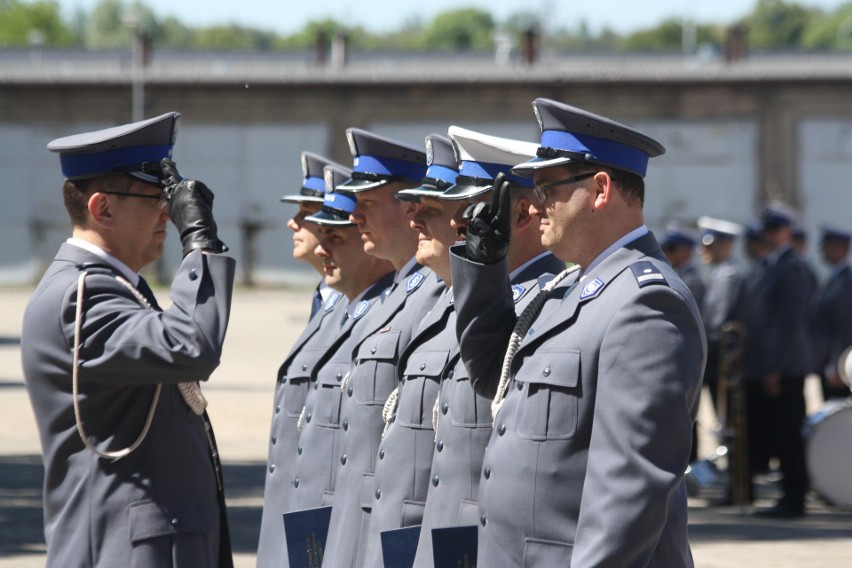 Ślubowanie nowych policjantów w Katowicach