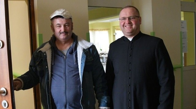 Ksiądz Łukasz Zygmunt i Zdzisław Grzegolec już byli z transportem darów w Ukrainie.
