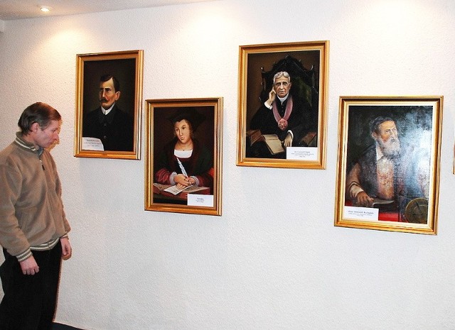 Galeria portretów w muzeum regionalnym w Dobrzyniu nad Wisłą