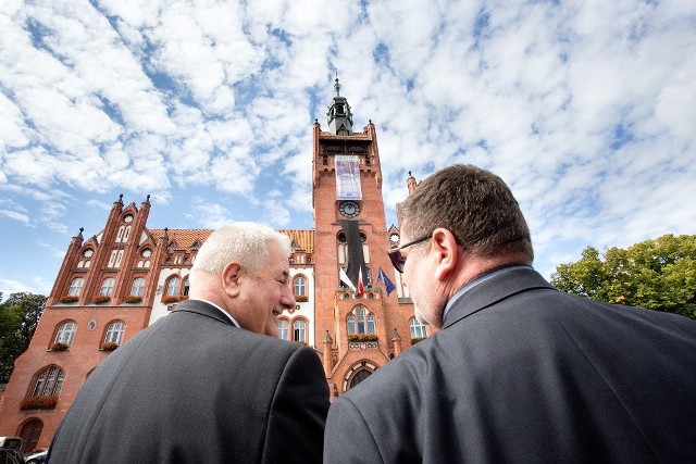 Konferencja Macieja Kobylińskiego przed świętem z okazji przyznania nagrody Rady Europy. Nie wiadomo ile będzie kosztować impreza.