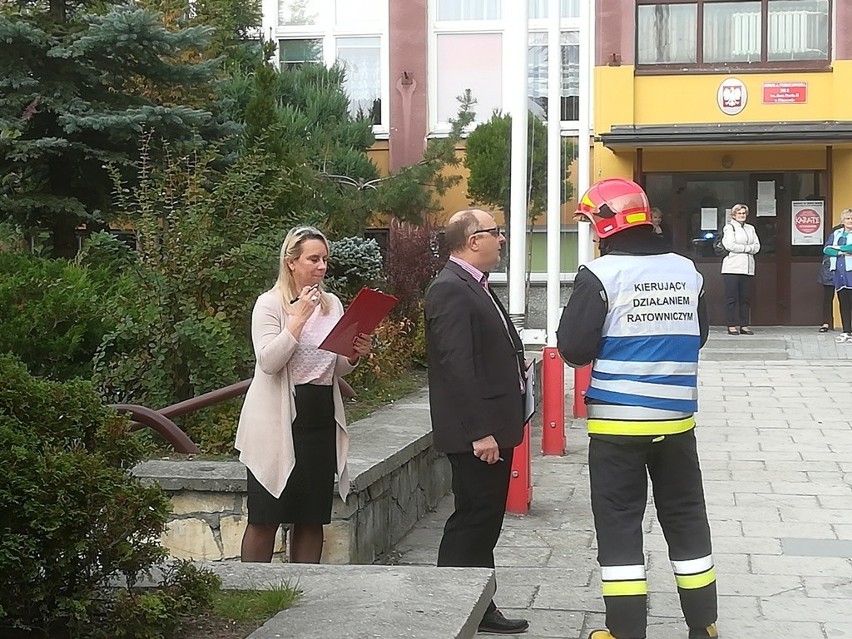 Ewakuacja szkoły w Pińczowie. Były ćwiczenia strażackie 