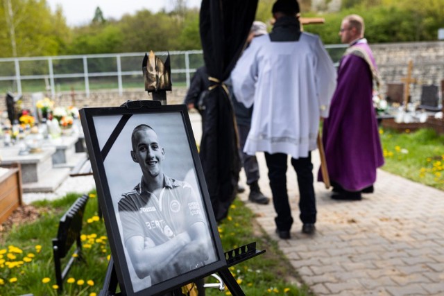 Pogrzeb Mariusza Sierakowskiego, tragicznie zmarłego byłego piłkarza