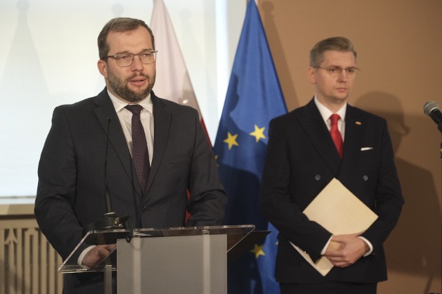 Minister Grzegorz Puda z kujawsko-pomorskimi przedsiębiorcami i samorządowcami spotkał się, w ramach Akademii Funduszy, w Ratuszu Staromiejskim w Toruniu. Towarzyszyli mu wojewoda kujawsko-pomorski Mikołaj Bogdanowicz i wiceprezydent Torunia Adrian Mól