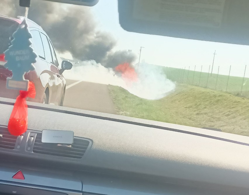 Pożar auta na S6 w okolicach węzła Dobre