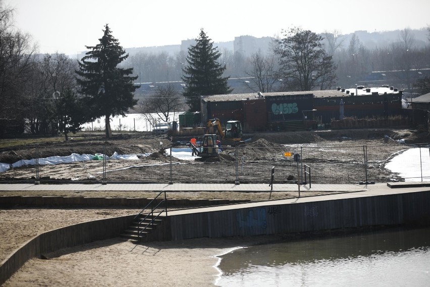 Kraków. Budują plażę i toalety nad Bagrami [ZDJĘCIA, WIZUALIZACJE]