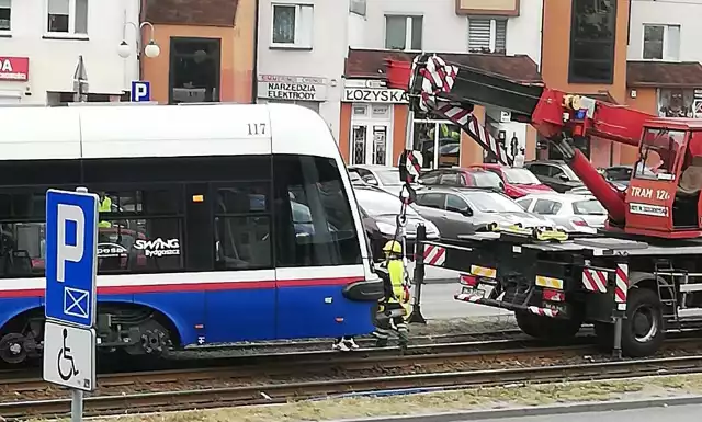 Do awarii doszło w sobotę, 30 lipca. Na ul. Jagiellońskiej tramwaj wypadł z szyn.