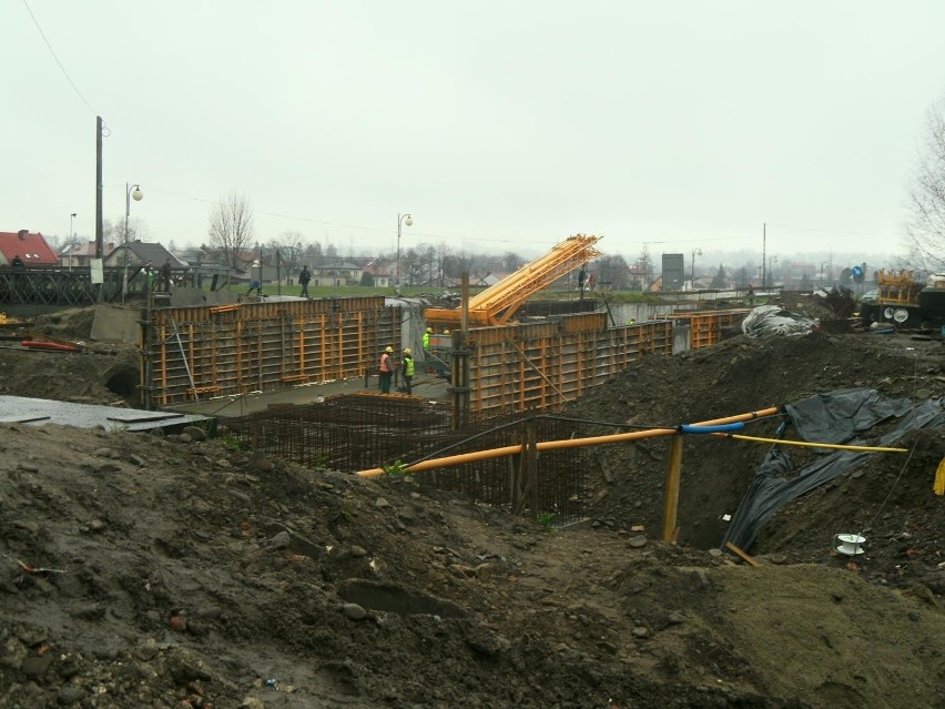 Kolejny etap budowy mostu na rzece Sole w Żywcu [ZDJĘCIA]