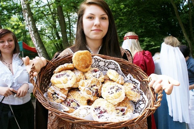 Czy małe drożdżowe ciastka z jagodowym nadzieniem staną się  symbolem Inowroclawia?