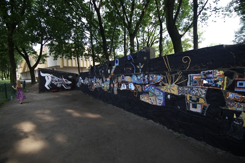 Katowice: Odsłonięto mural autorstwa dzieci z MDK Dąb