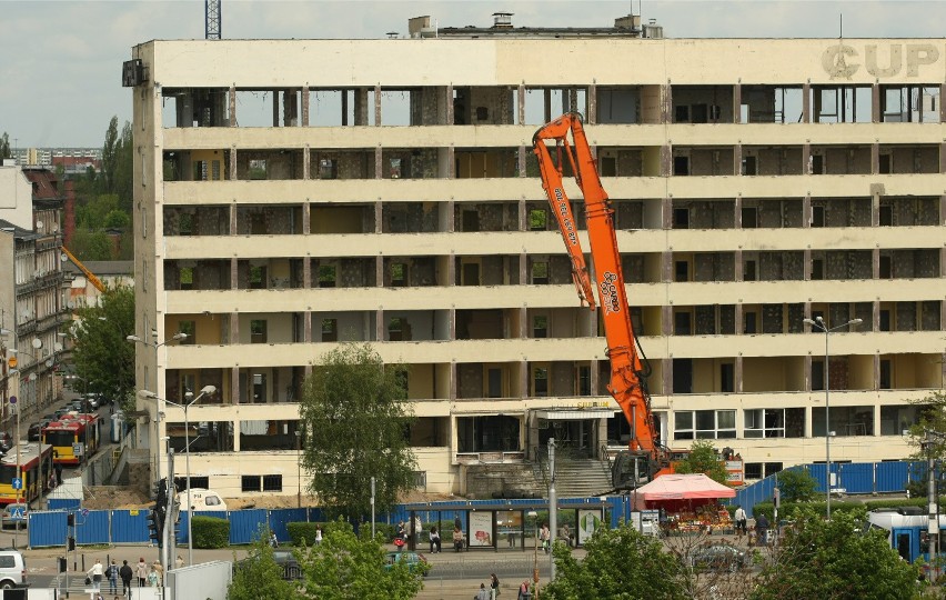 Od 1967 roku był stałym elementem w krajobrazie Wrocławia....