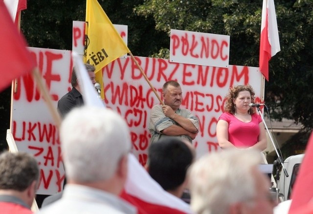 Protest w sprawie budowy Trasy Kaszubskiej na lęborskim placu Pokoju. 