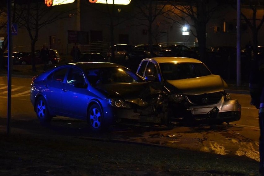 Groźny wypadek w Jastrzębiu: Dwoje rannych