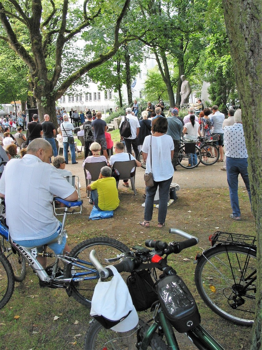 Na koncertach przy pomniku Karola Szymanowskiego zrobiło się...