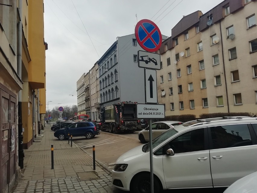 Budowlańcy postawili znaki zakazu zanim dostali na to...