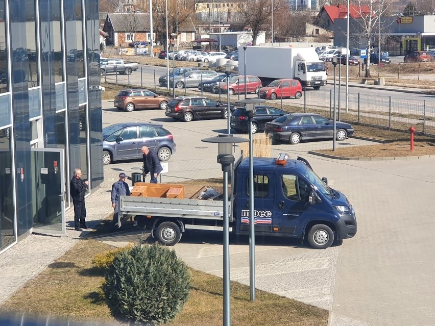 Ciepła pomoc dla Ukrainy. Dary dla walczącego kraju trafiły do Domu dla Niepełnosprawnych w Piekoszowie