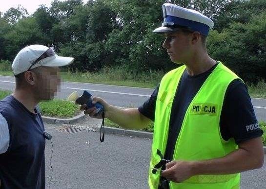 W ostatni weekend wakacji policjanci na drogach Opolszczyzny sprawdzili stan trzeźwości niemal 6000  kierowców. 