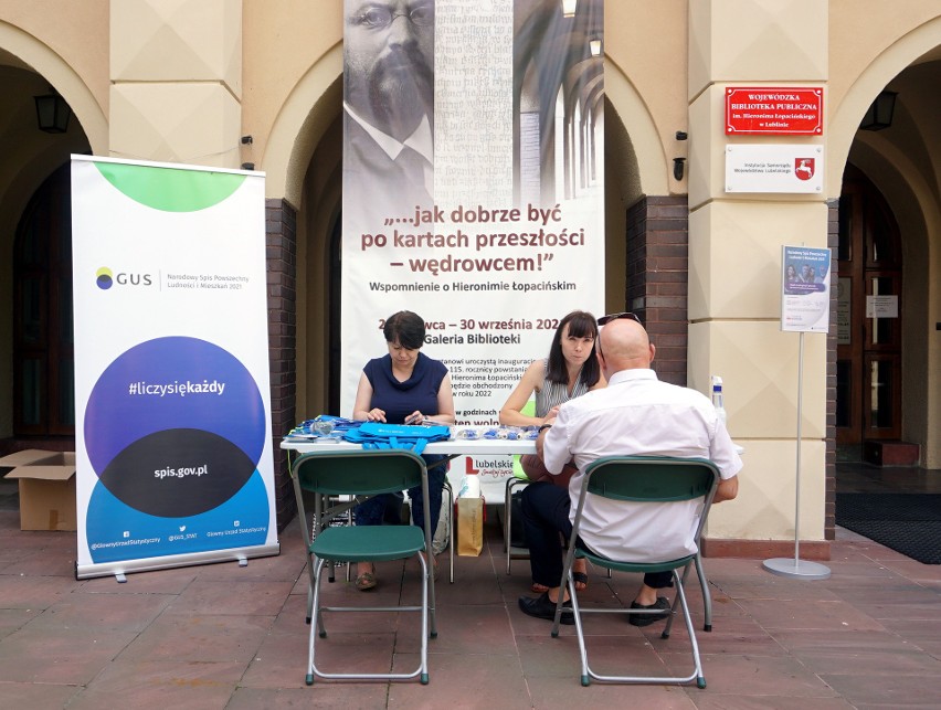 Można wypełnić formularz i dostać upominek. Mobilny punkt spisowy stanął w centrum Lublina