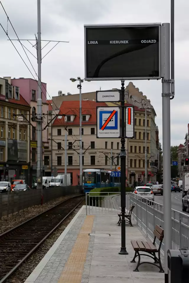 26.05.2015 wroclawprzystanek tramwajowy ulica zamkowa przy kazimierza wielkiegompk przystanek komunikacjagazeta wroclawskapawel relikowski / polska press grupa