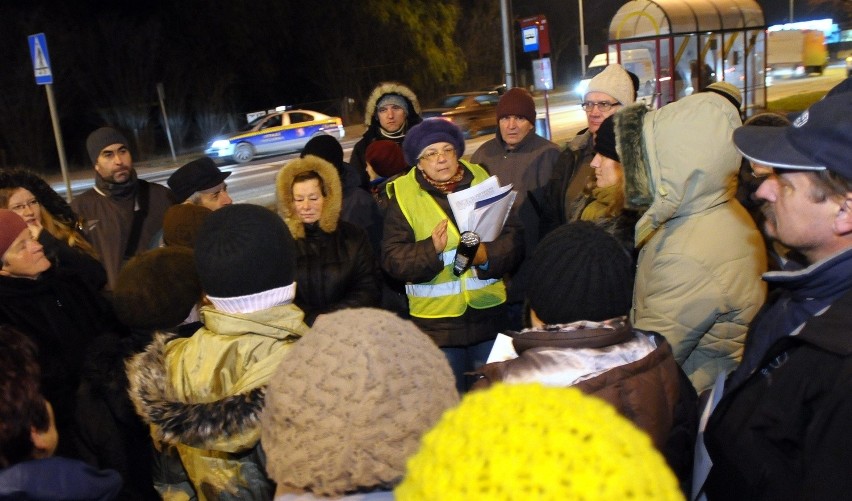 Sprawa mostu przy ul. Głównej. Mieszkańcy zrezygnowali z blokady al. Warszawskiej (ZDJĘCIA)