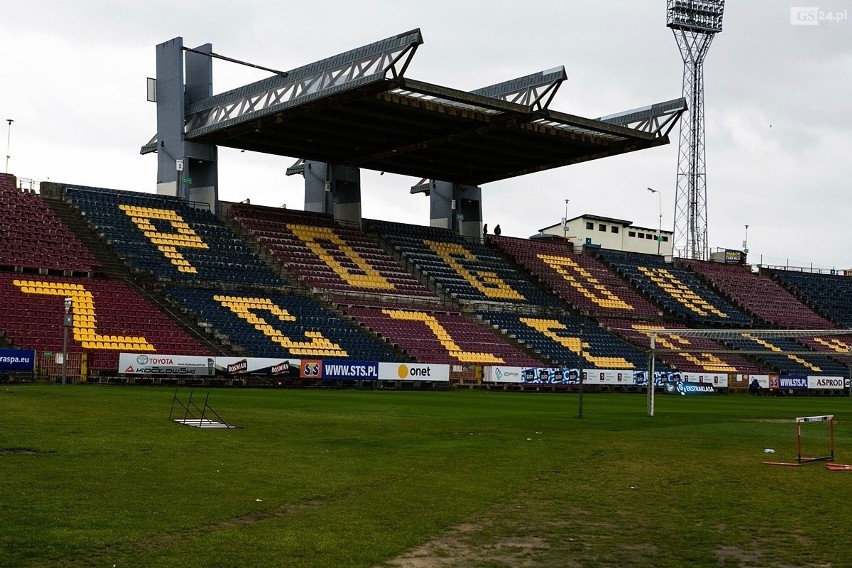 Zmiany organizacyjne na stadionie podczas meczu Pogoń Szczecin - Arka Gdynia