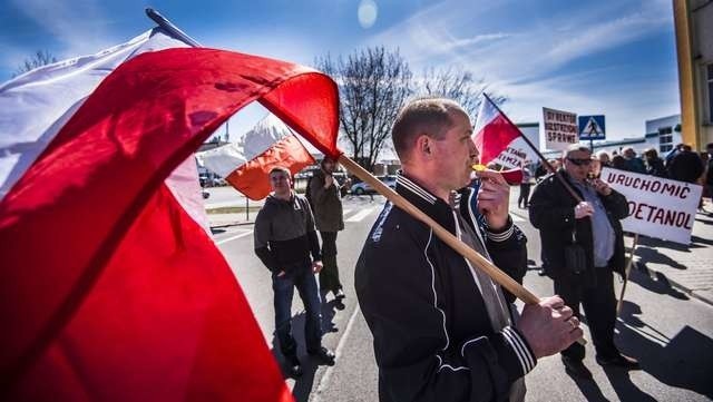 W czwartek pracownicy Bioetanolu protestowali przed siedzibą Izby Celnej w Toruniu