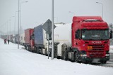 Wielka kolejka do odprawy ciężarówek w Medyce. Przez m.in. protesty przewoźników i rolników kierowcy czekają ponad 100 godzin