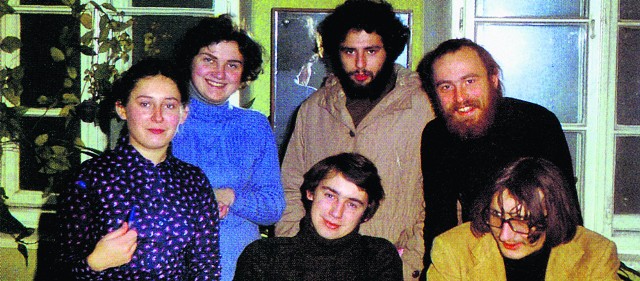 Działacze SKS w 1978 r. Od lewej w dolnym rzędzie: Liliana Batko (obecnie Sonik), Józef Baran, Lesław Maleszka; w górnym rzędzie: Danuta Sotwin (obecnie Skóra), Bronisław Wildstein i Bogusław Sonik