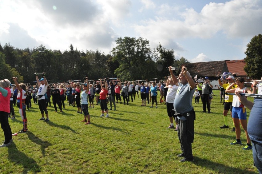 Opolski Marsz Nordic Walking w Suchym Borze.