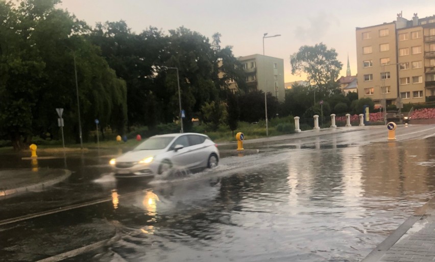 Rybnik zalany po nawałnicy, która przeszła nad miastem....