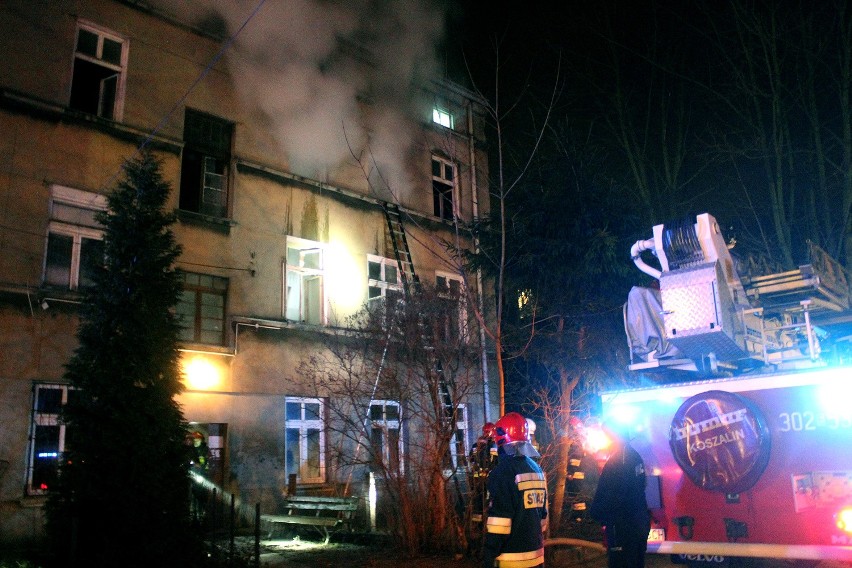 Pożar mieszkania w kamienicy przy Jaracza w Łodzi