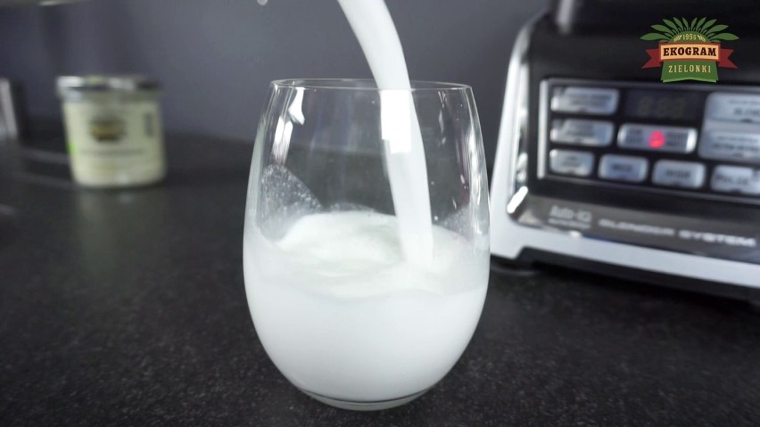 Mleko kokosowe - przepis, cena, kalorie. Jakie właściwości ma mleko kokosowe?  | Gazeta Krakowska