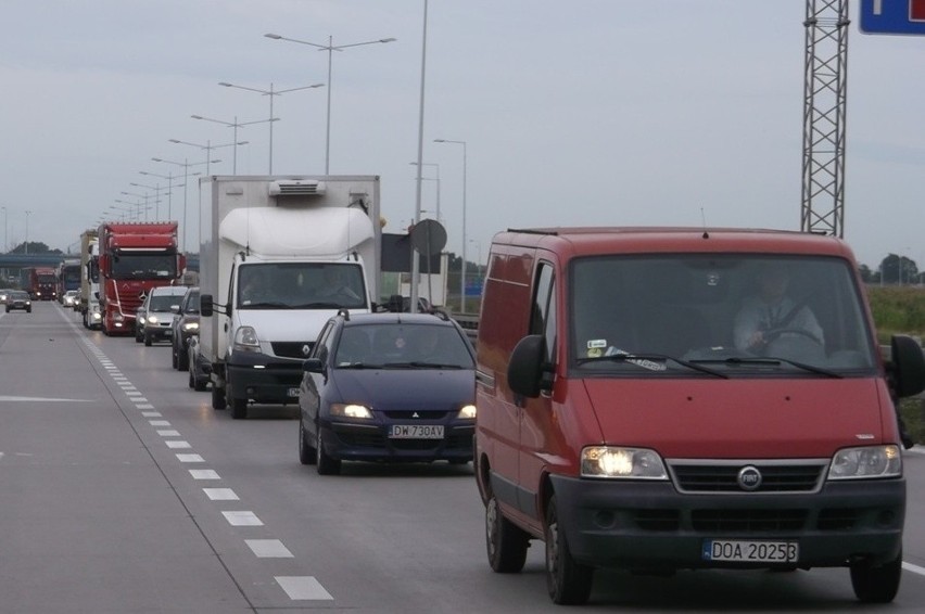 Trudny dzień na autostradzie A4. Co chwilę ją zamykali