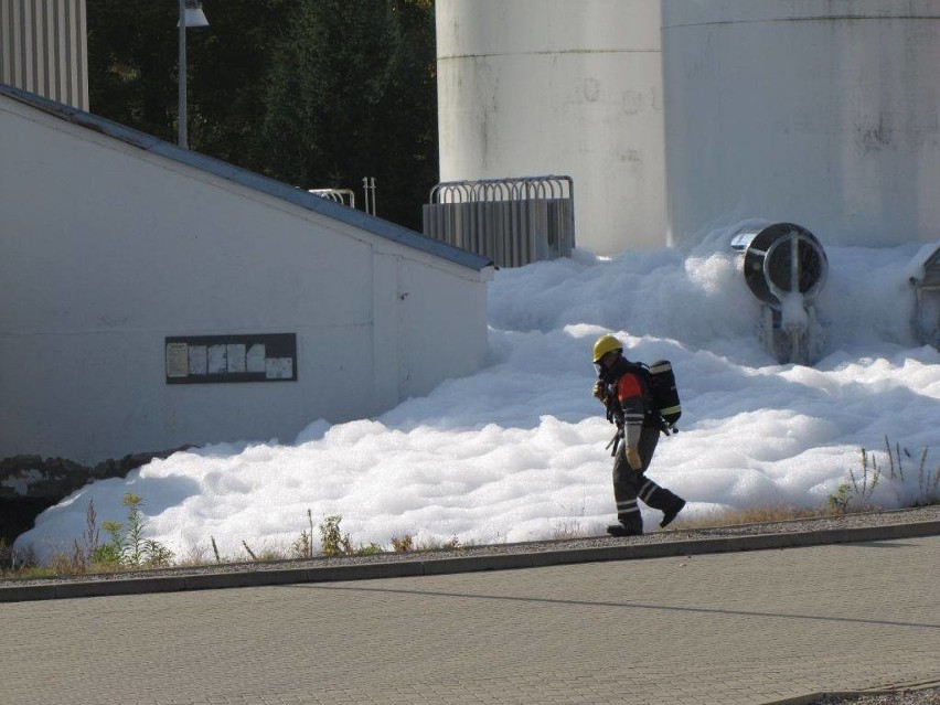 Niebezpieczny incydent na terenie stacji regazyfikacji LNG w Ełku. Na szczęście to tylko ćwiczenia (zdjęcia)