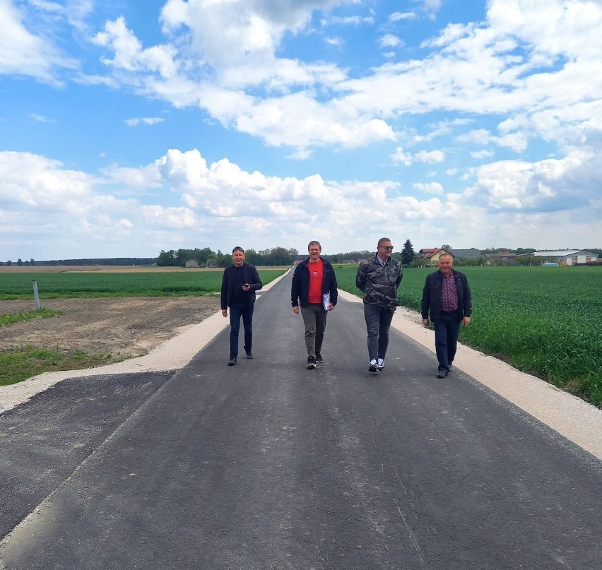Zakończyła się modernizacja drogi w Karczewie w gminie...