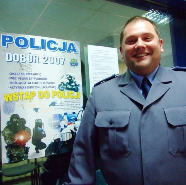 W policji potrzeba kobiet i mężczyzn - zachęca Marcin Jastrzębski.