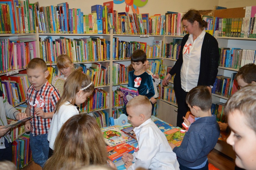 Święto Niepodległości obchodzono w bibliotece w Radzyniu Chełmińskim. Zobacz zdjęcia
