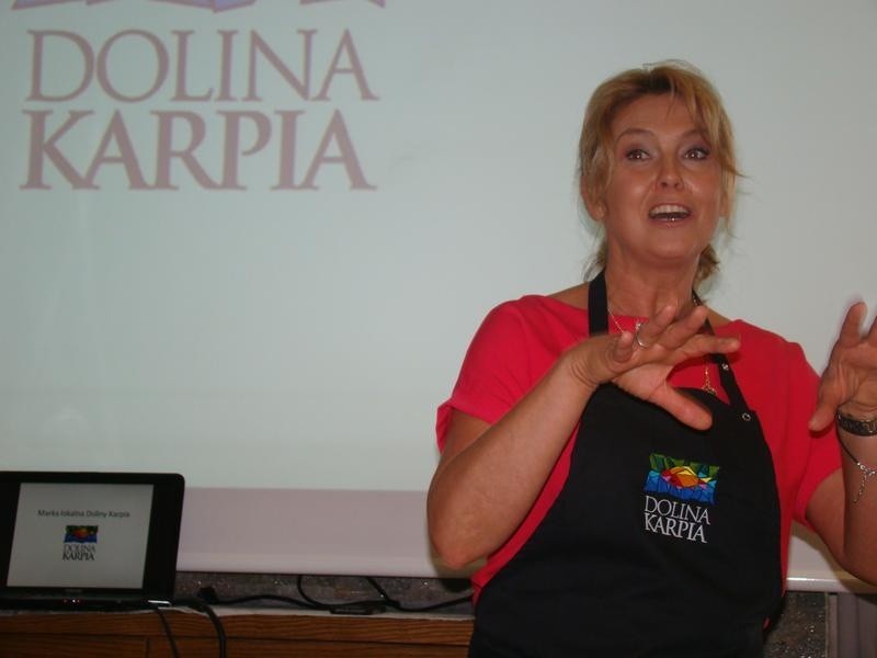 Ewa Wachowicz gotowała w ośrodku Molo w Osieku. Podczas specjalnego pokazu zaprezentowała potrawy z karpia zatorskiego [ZDJĘCIA i PRZEPISY]