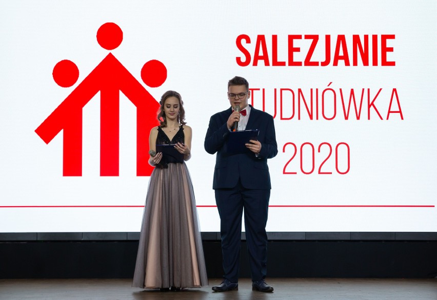 Studniówka 2020 Kraków. Studniówka Publicznego Salezjańskiego Liceum Ogólnokształcącego. To był bal! [ZDJĘCIA]