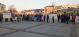Demonstracja solidarności z Ukrainą na Rynku w Kielcach. Zobacz zapis transmisji online