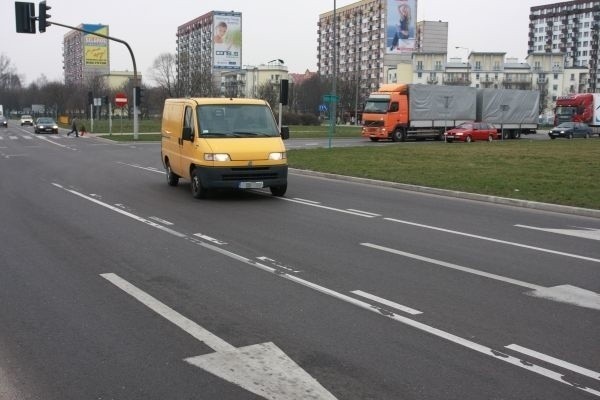 Uwaga na sygnalizacje świetlną na skrzyżowaniu Piastowska -...
