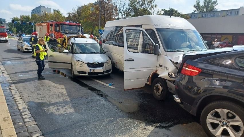 Karambol przy ulicy Komandorskiej we Wrocławiu