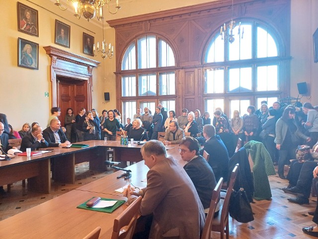 Na posiedzenie Komisji Edukacji Rady Miasta Krakowa odbyła się dyskusja w sprawie sytuacji w VIII LO.
