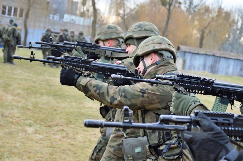 Opolscy żołnierze rozpoczęli szkolenia związane z objęciem...