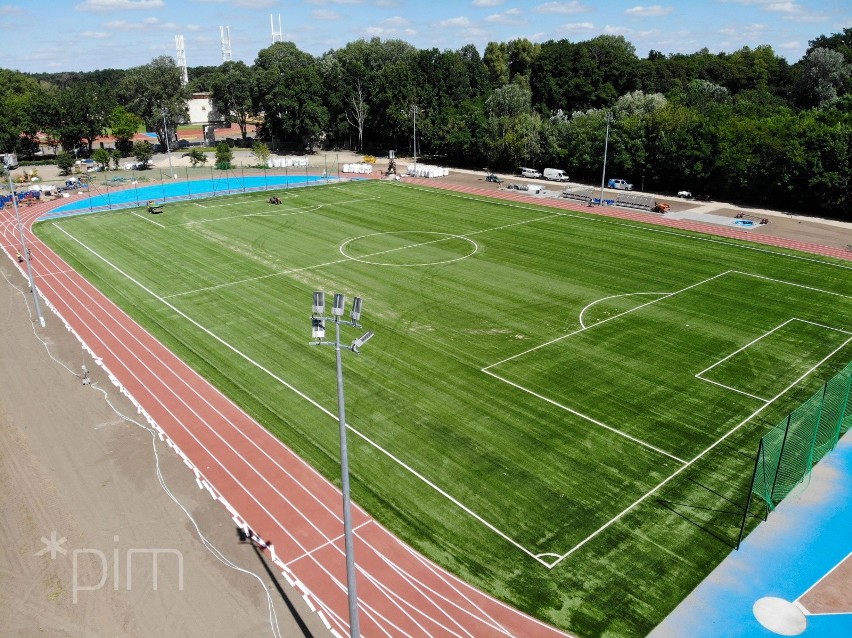 Zakończyły się prace modernizacyjne na głównym stadionie...