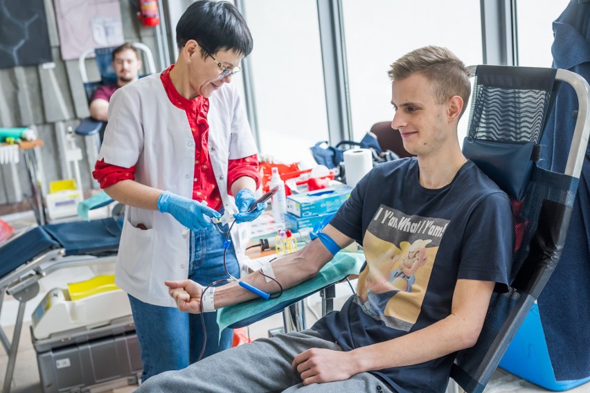 Organizatorzy zachęcają do oddania krwi nie tylko studentów,...