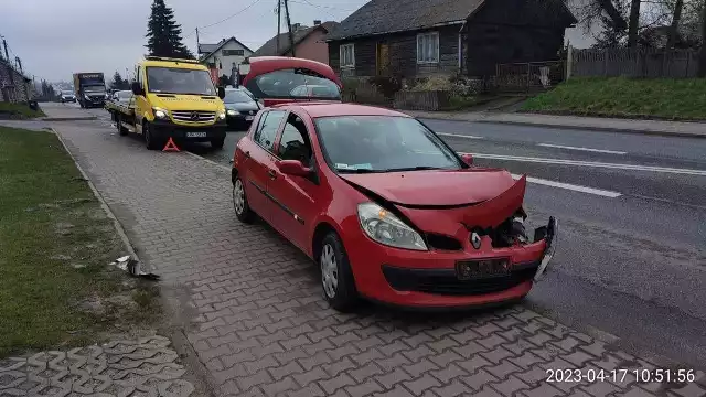 Zderzenie dwóch samochodów na drodze krajowej nr 94 w Przegini